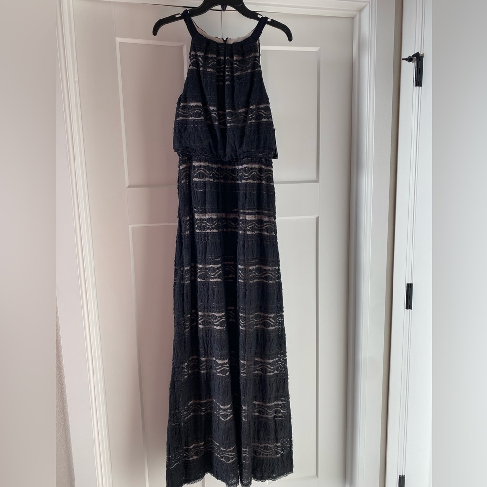NWT. Jessica Howard Ladies Black Lace long Dress.